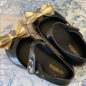 Mini Melissa Black toddler girl shoes w gold bow